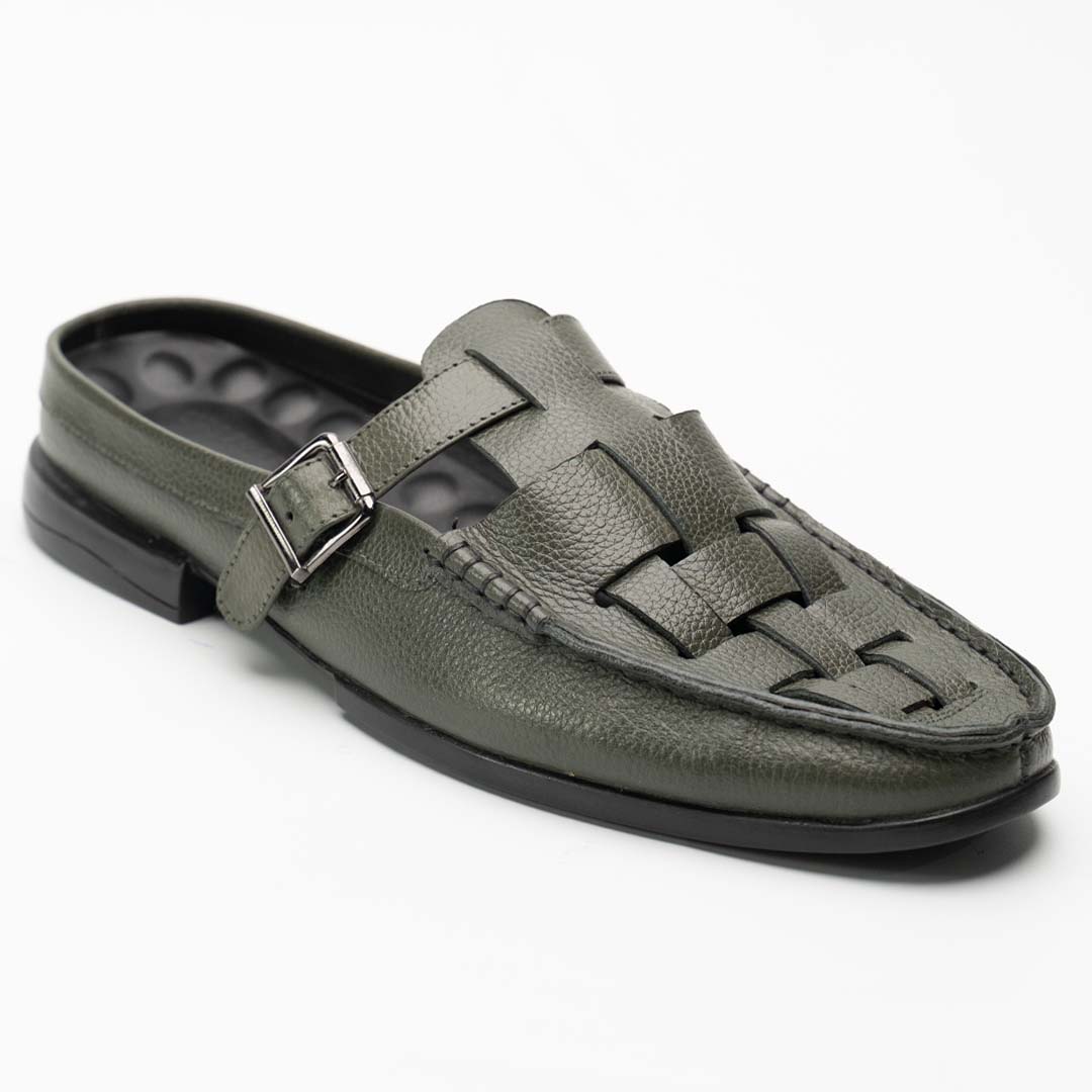 Slippers & Mules