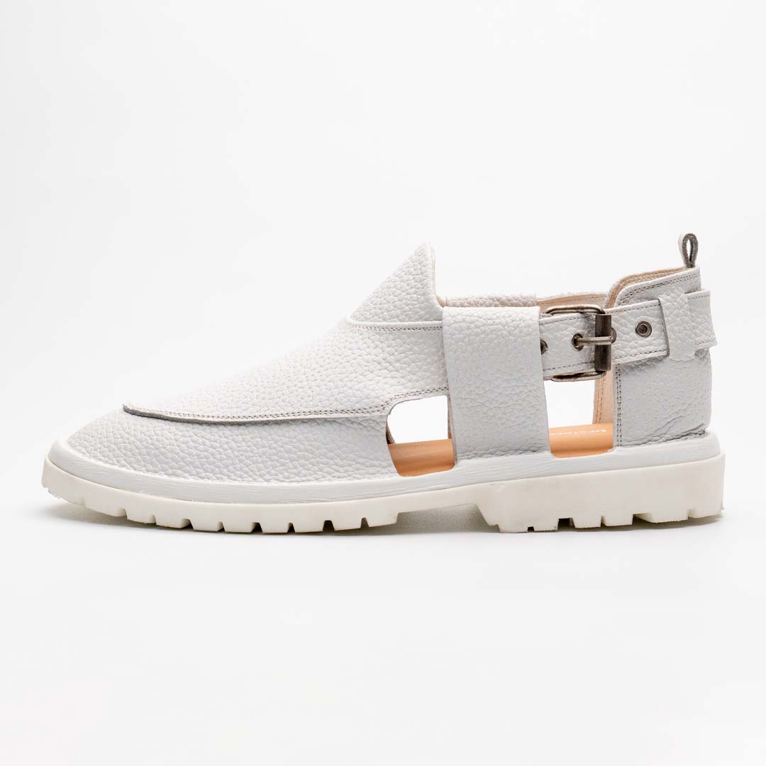 White handmade jeans chappal — premium leather, Upstreet Co